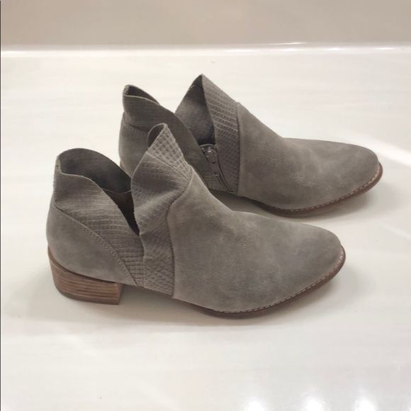 Seychelles Score Charcoal Leather Booties - Picture 4 of 12